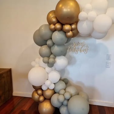 Balloon Garland captured during a Baby Shower in Birkdale, Redlands - party hire by SweetAz Co.