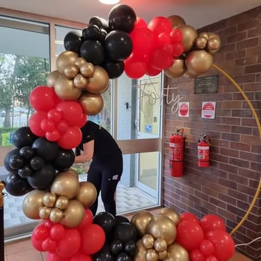 Circle Backdrop Gatsby themed at a Birthday Party in Redlandbay, Redlands - party hire by SweetAz Co.