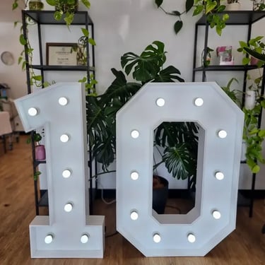 Lightup Number spotted at a 10Th Anniversary in Redlandbay, Redlands - party hire by SweetAz Co.