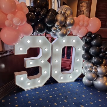 Lightup Number 30 with balloon garland  for a 30th Birthday in Caxton, Brisbane - party hire by SweetAz Co.