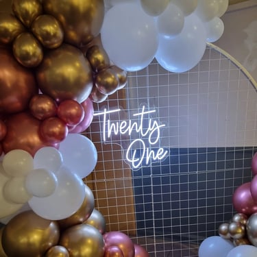 Neon Sign glowing twenty one at a 21st Birthday in Springwood, Logan - party hire by SweetAz Co.