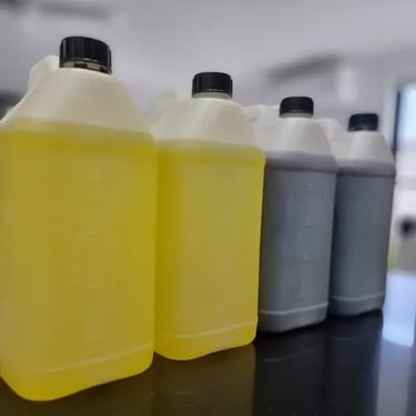 Party specialists experiencing a Slushie Machine in Wakerley, Brisbane - party hire by SweetAz Co.