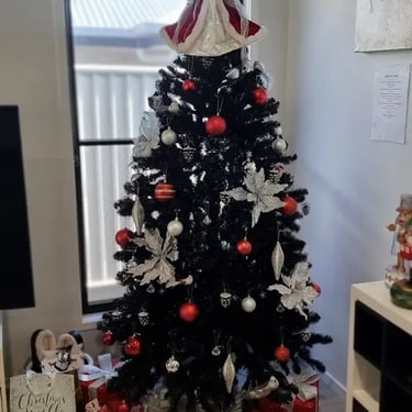 Party specialists enjoying a Xmas Tree in Birkdale, Redlands - party hire by SweetAz Co.