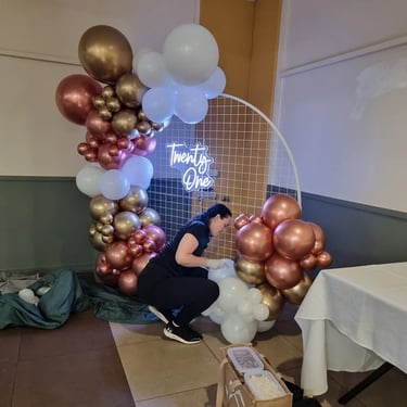 Round Backdrop photo wall setup for a 21st Birthday in Springwood, Logan - party hire by SweetAz Co.