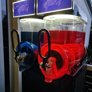 Slushie Machine featured at a 18th Birthday in Redlandbay, Redlands - party hire by SweetAz Co.