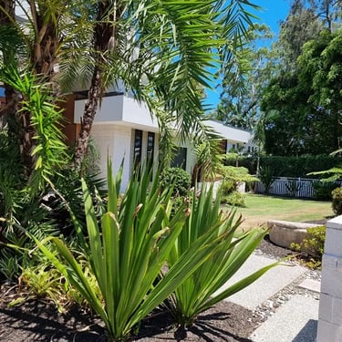 Sweetaz Crew arrving onsite for a glow bar drop off for a Xmas Party in Ormiston, Redlands - party hire by SweetAz Co.