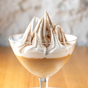 copa de vidrio postre suspiro de limeña