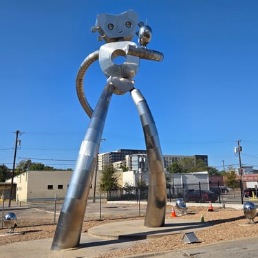 The Travelling Man: Walking Tall - Dallas