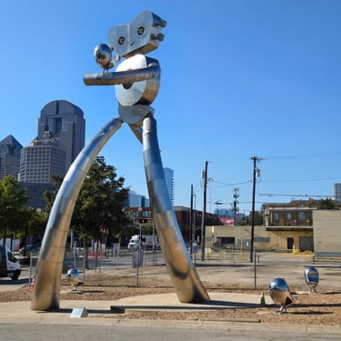 The Travelling Man: Walking Tall - Dallas