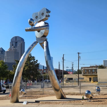 The Travelling Man: Walking Tall - Dallas