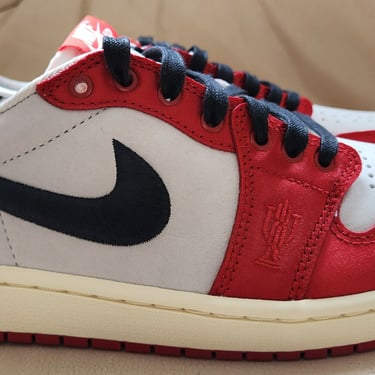 Jordan 1 Low Trophy Room 'Away'