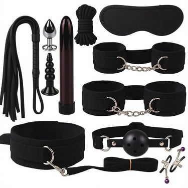 طقم ألعاب زوجية فاخر مع كلبشات جلد فرو سوداء وملحقات متنوعة بتصميم أنيق وجودة عالية مع تغليف سري