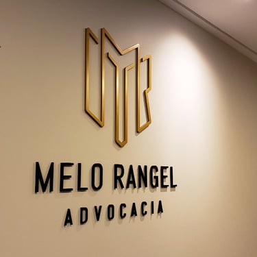 Logotipo em letra caixa de acrílico para escritório de advocacia