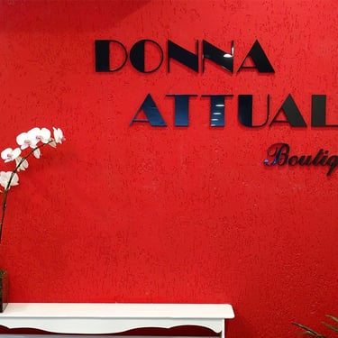 Logotipo 3d em acrílico para parede de loja