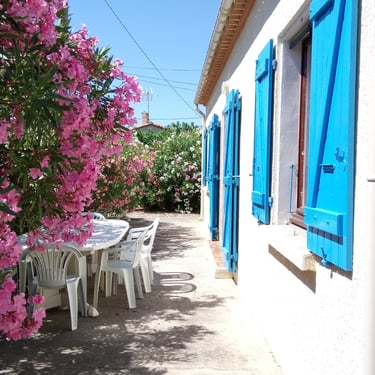 Terrasse de 50 m² sur terrain clos de 220 m²