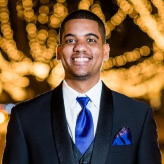 Portrait of Jonathan Fethiere, marketing and sales expert providing a testimonial about working with