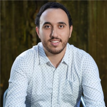 Portrait of Pierce Ginzberg, founder and Chief Growth Marketer at Electrik Kettle