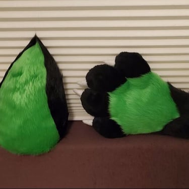 Green hand paws and tail made by Teto Creations