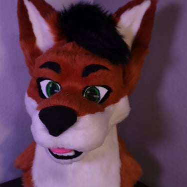 Fox fursuit head made by dizzyav8r in association with Teto creations featuring full lining, 2d eyes and a pick able nose