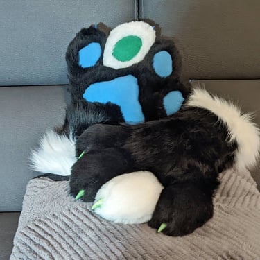 Hand paws made by Teto Creations