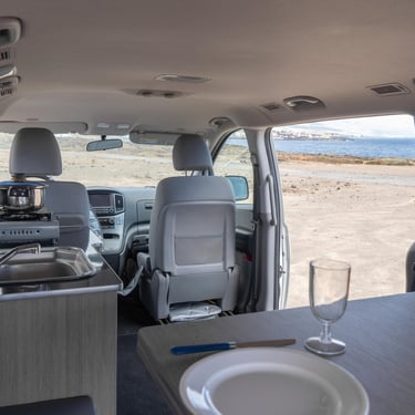 Hiunday Starex H-1. Furgoneta Camper EXPLORER. Interior. Macaronesiavan.com