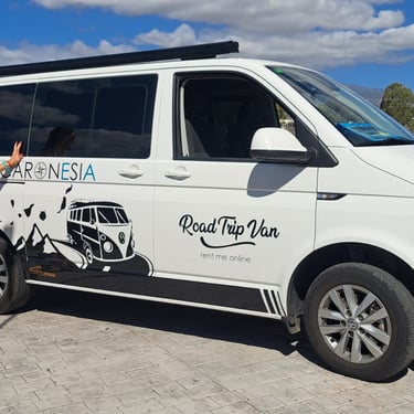 Viajeros. Disfrutando y contentos con Furgoneta Camper en Tenerife. Macaronesiavan.com