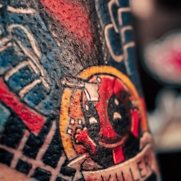 tatuaje realista animado deadpool quito ace