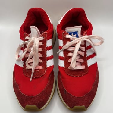 KicksReboot carried out a comprehensive renovation of Adidas Iniki Runner shoes, photo taken before the process