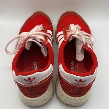 KicksReboot carried out a comprehensive renovation of Adidas Iniki Runner shoes, photo taken before the process