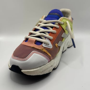 KicksReboot carried out a renovation of Adidas Karlie Kloss, sewing plastic mesh, the photo was taken after the process