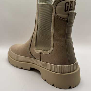 KicksReboot did a basic cleaning of the Gant Frenny suede boots, they were in good condition, photo taken after the process