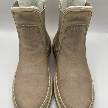 KicksReboot did a basic cleaning of the Gant Frenny suede boots, they were in good condition, photo taken after the process