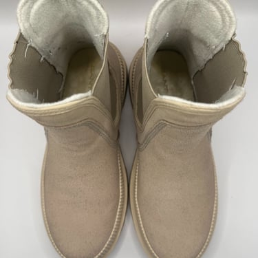 KicksReboot did a basic cleaning of the Gant Frenny suede boots, they were in good condition, photo taken after the process