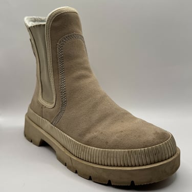 KicksReboot did a basic cleaning of the Gant Frenny suede boots, they were in good condition, photo taken before the process