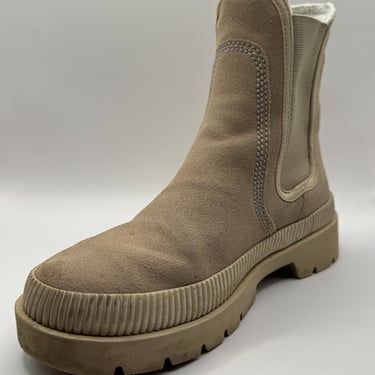 KicksReboot did a basic cleaning of the Gant Frenny suede boots, they were in good condition, photo taken before the process