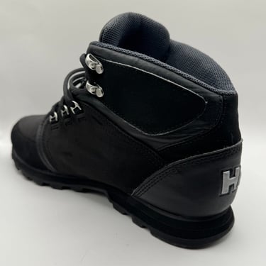 KicksReboot did a deep renovation of Helly Hansen Koppervik, dyeing of suede, photo taken after the process