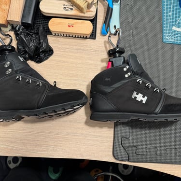 KicksReboot did a deep renovation of Helly Hansen Koppervik, dyeing of suede, photo taken during the process