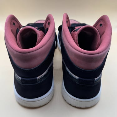 KicksReboot did a basic renovation of Jordan 1 Canyon Rust, color refresh and unyellowing, photo taken after the process