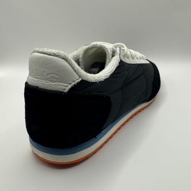 KicksReboot carried out a renovation of Mango Sneakers, the sole was unglued, the photo was taken after the process
