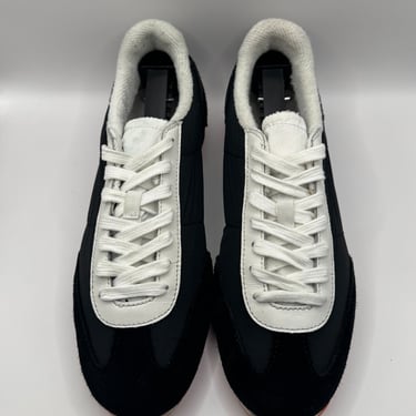 KicksReboot carried out a renovation of Mango Sneakers, the sole was unglued, the photo was taken after the process