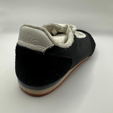 KicksReboot carried out a renovation of Mango Sneakers, the sole was unglued, the photo was taken before the process
