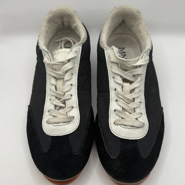 KicksReboot carried out a renovation of Mango Sneakers, the sole was unglued, the photo was taken before the process