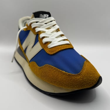 KicksReboot did a basic cleaning of New Balance 237 shoes, they were in good condition, photo taken after the process