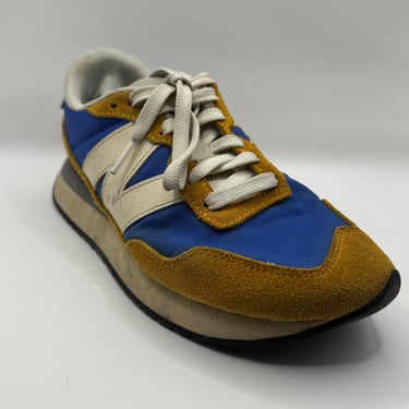 KicksReboot did a basic cleaning of New Balance 237 shoes, they were in good condition, photo taken before the process