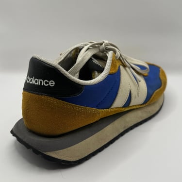 KicksReboot did a basic cleaning of New Balance 237 shoes, they were in good condition, photo taken before the process