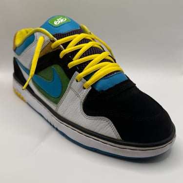 KicksReboot carried out a renovation of Nike 6 Zoon Oncore, dyeing of suede, the photo was taken after the process