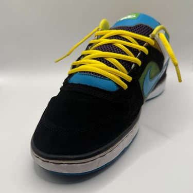 KicksReboot carried out a renovation of Nike 6 Zoon Oncore, dyeing of suede, the photo was taken after the process