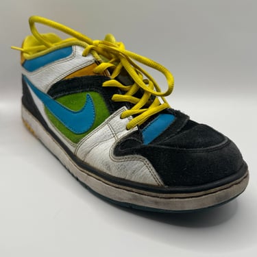 KicksReboot carried out a renovation of Nike 6 Zoon Oncore, dyeing of suede, the photo was taken before the process