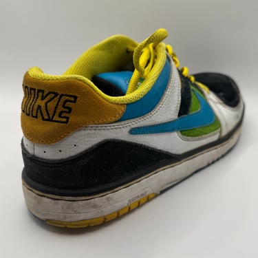 KicksReboot carried out a renovation of Nike 6 Zoon Oncore, dyeing of suede, the photo was taken before the process