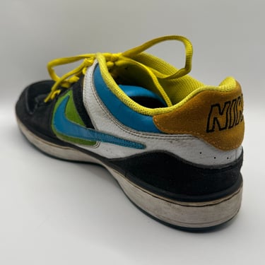 KicksReboot carried out a renovation of Nike 6 Zoon Oncore, dyeing of suede, the photo was taken before the process